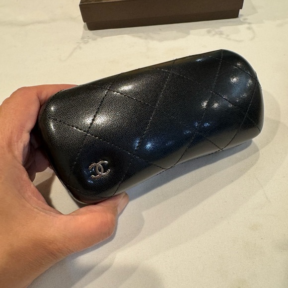 Authentic CHANEL sunglasses with case - Picture 13 of 13
